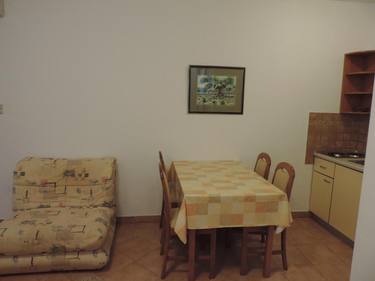 Apartmani Lavanda Pag Town Chambre photo
